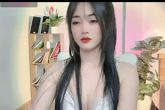 Snapshot of _Aimy_ chatting on 03.19.25 Aimy online show from 03.19.25