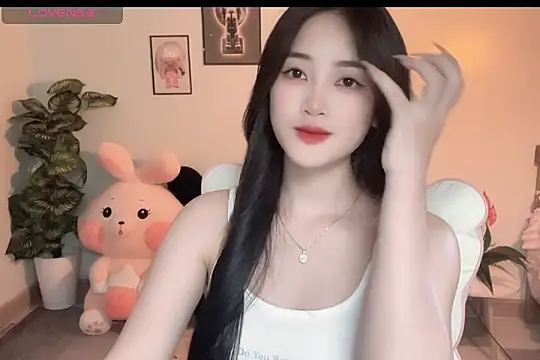 Snapshot of _Aimy_ chatting on 09.22.25 Aimy online show from 09.22.25
