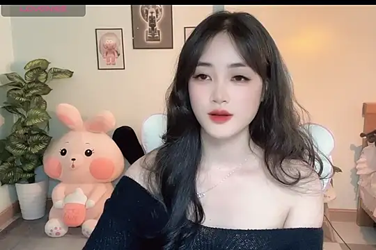 Snapshot of _Aimy_ chatting on 10.03.25 Aimy online show from 10.03.25