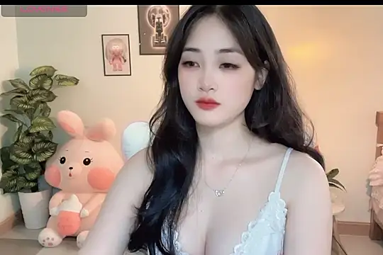 Snapshot of _Aimy_ chatting on 10.10.25 Aimy online show from 10.10.25