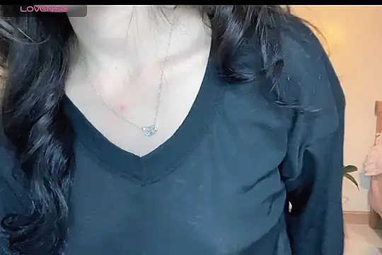 Snapshot of _Aimy_ chatting on 10.15.25 Aimy online show from 10.15.25