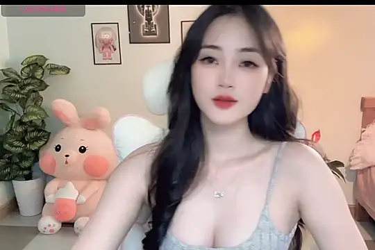 Snapshot of _Aimy_ chatting on 10.16.25 Aimy online show from 10.16.25