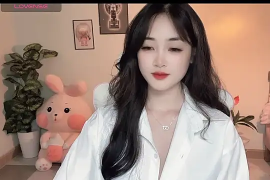 Snapshot of _Aimy_ chatting on 10.18.25 Aimy online show from 10.18.25