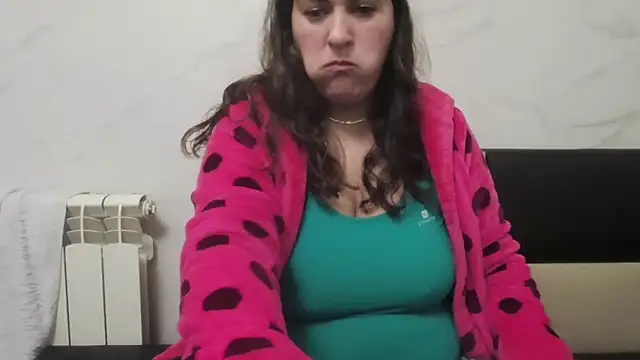 Snapshot of milfmomxx chatting on 01.25.25 milfmomxx online show from 01.25.25