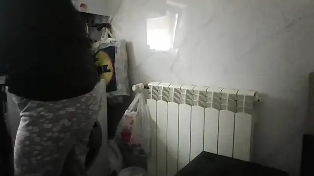 Snapshot of milfmomxx chatting on 03.15.25 milfmomxx online show from 03.15.25