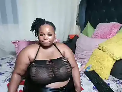Snapshot of Candiyliciousxx chatting on 01.24.25 Candiyliciousxx online show from 01.24.25