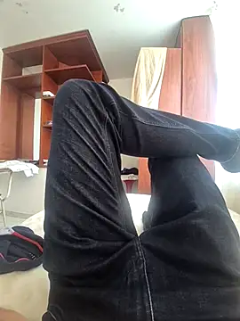 Snapshot of Juan2323hot chatting on 10.29.25 Juan2323hot online show from 10.29.25