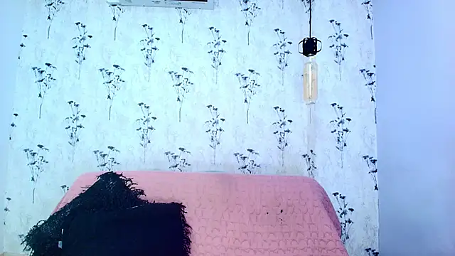 Snapshot of Mia_candy_0 chatting on 09.18.25 Mia candy 0 online show from 09.18.25