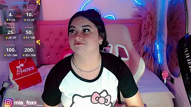 Snapshot of Mia_foxx_ chatting on 09.27.25 Mia foxx online show from 09.27.25