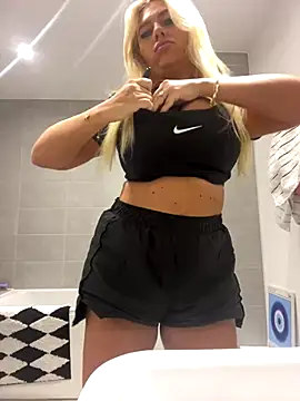 Snapshot of Arabellalee23 chatting on 12.04.24 Arabellalee23 online show from 12.04.24