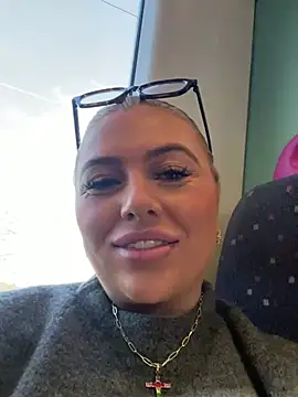 Snapshot of Arabellalee23 chatting on 12.19.24 Arabellalee23 online show from 12.19.24