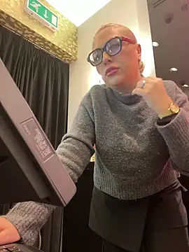 Snapshot of Arabellalee23 chatting on 02.10.25 Arabellalee23 online show from 02.10.25