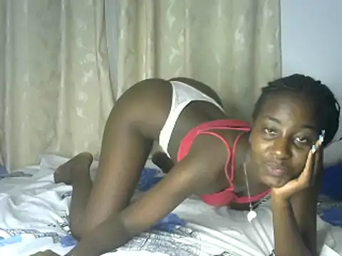 Snapshot of Naughty_petyte chatting on 01.25.25 Naughty petyte online show from 01.25.25