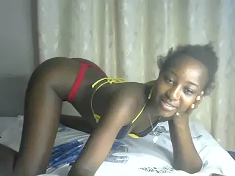 Snapshot of Naughty_petyte chatting on 02.08.25 Naughty petyte online show from 02.08.25
