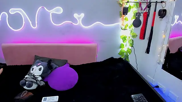 Snapshot of YouliteSllut2 chatting on 01.29.25 YouliteSllut2 online show from 01.29.25