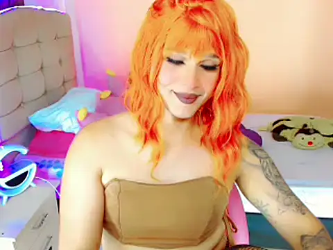 Snapshot of TaylorMon chatting on 02.05.25 TaylorMon online show from 02.05.25