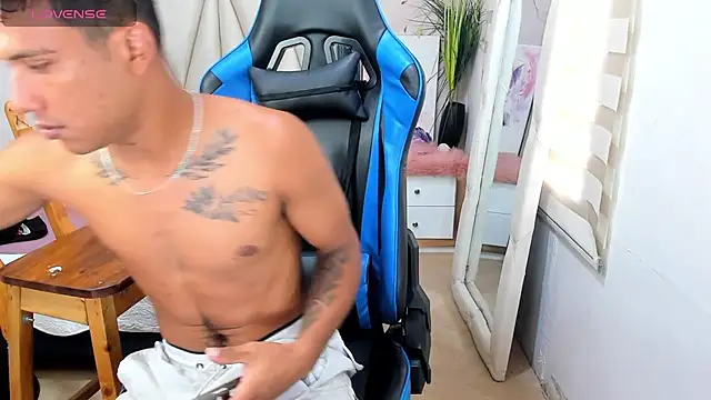 Snapshot of Backsex_boy chatting on 02.08.25 Backsex boy online show from 02.08.25