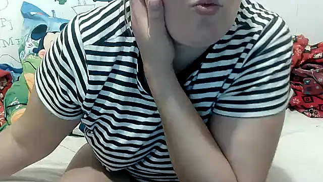 Snapshot of VixenBya chatting on 12.21.24 VixenBya online show from 12.21.24