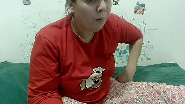 Snapshot of VixenBya chatting on 01.18.25 VixenBya online show from 01.18.25