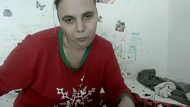 Snapshot of VixenBya chatting on 02.01.25 VixenBya online show from 02.01.25