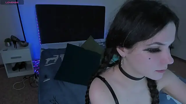 Snapshot of CassieEvans chatting on 12.15.24 CassieEvans online show from 12.15.24