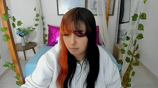 lussyevans24 online show from 02.05.25