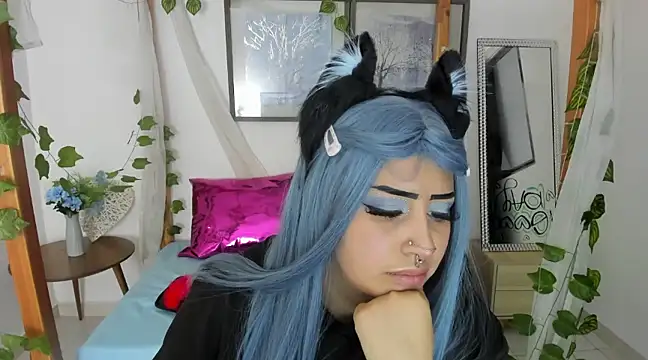 lussyevans24 online show from 02.13.25