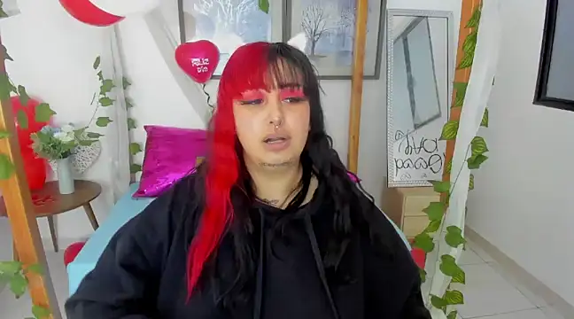 lussyevans24 online show from 02.17.25