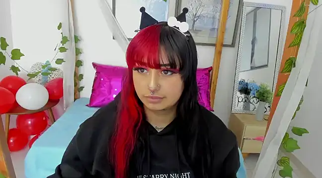 lussyevans24 online show from 02.20.25