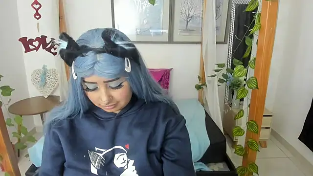 lussyevans24 online show from 03.13.25