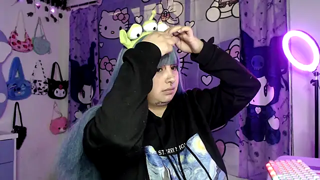 lussyevans24 online show from 10.20.25