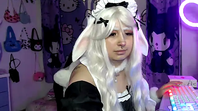 lussyevans24 online show from 10.31.25