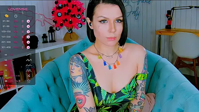 My toys pink online show from 12.12.24