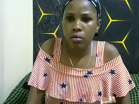 Snapshot of miss_lyne001 chatting on 02.14.25 miss lyne001 online show from 02.14.25