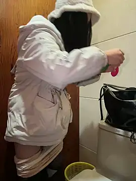 Snapshot of Asia-Melody chatting on 02.18.25 Asia-Melody online show from 02.18.25