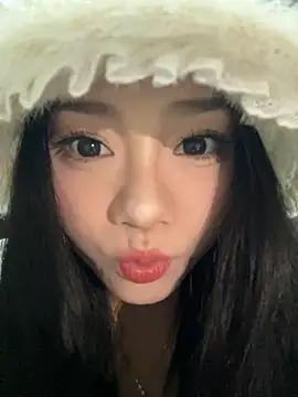 Snapshot of Asia-Melody chatting on 02.25.25 Asia-Melody online show from 02.25.25