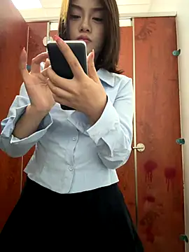 Snapshot of Asia-Melody chatting on 10.01.25 Asia-Melody online show from 10.01.25