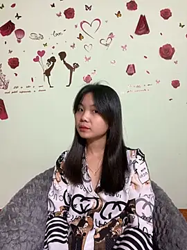 Maeve2k5 online show from 12.12.24