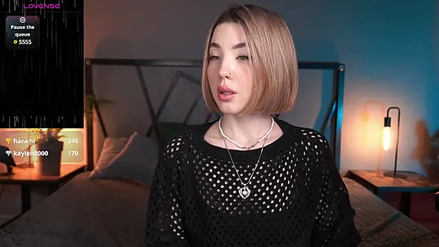 Snapshot of LindaThacker chatting on 02.04.25 LindaThacker online show from 02.04.25