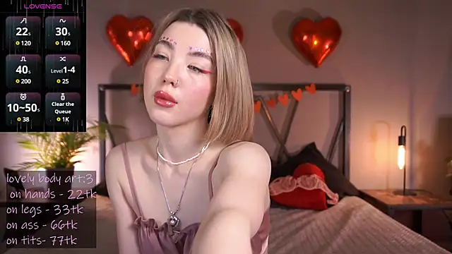 Snapshot of LindaThacker chatting on 02.14.25 LindaThacker online show from 02.14.25