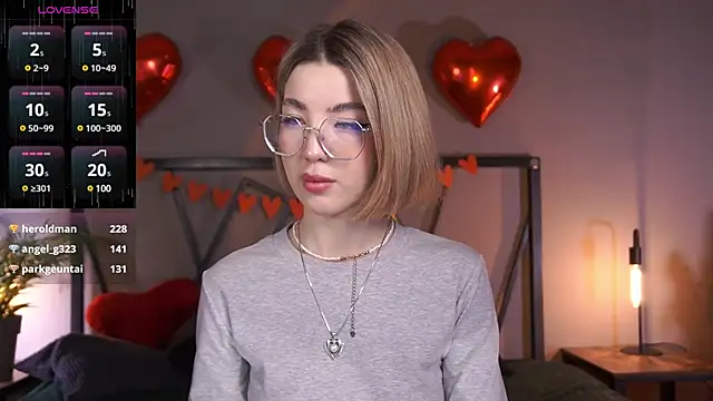Snapshot of LindaThacker chatting on 02.17.25 LindaThacker online show from 02.17.25