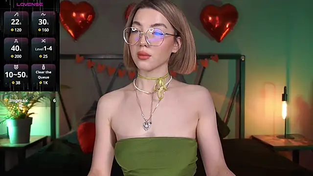 Snapshot of LindaThacker chatting on 02.18.25 LindaThacker online show from 02.18.25