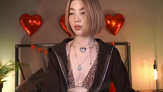 Snapshot of LindaThacker chatting on 02.19.25 LindaThacker online show from 02.19.25