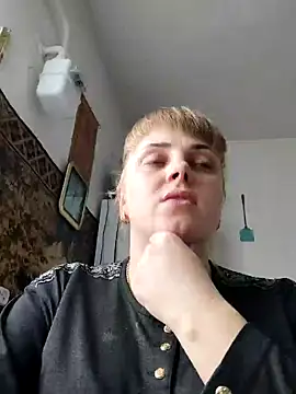 Snapshot of CoddessCrystal chatting on 02.04.25 CoddessCrystal online show from 02.04.25