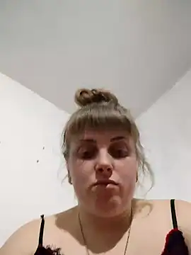 Snapshot of CoddessCrystal chatting on 03.07.25 CoddessCrystal online show from 03.07.25
