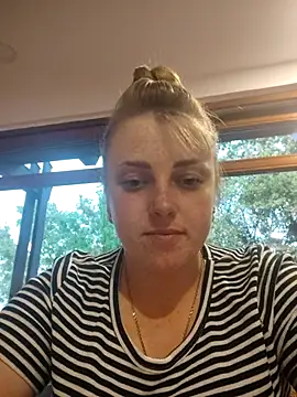 Snapshot of CoddessCrystal chatting on 09.27.25 CoddessCrystal online show from 09.27.25