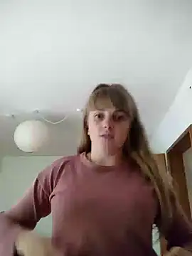 Snapshot of CoddessCrystal chatting on 09.28.25 CoddessCrystal online show from 09.28.25
