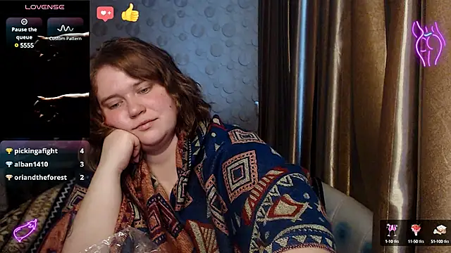 Snapshot of daisy_low chatting on 02.24.25 daisy low online show from 02.24.25