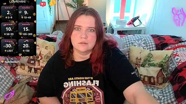 Snapshot of daisy_low chatting on 12.04.25 daisy low online show from 12.04.25