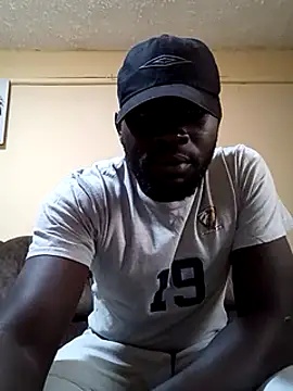 Snapshot of ClinDi chatting on 03.13.25 ClinDi online show from 03.13.25